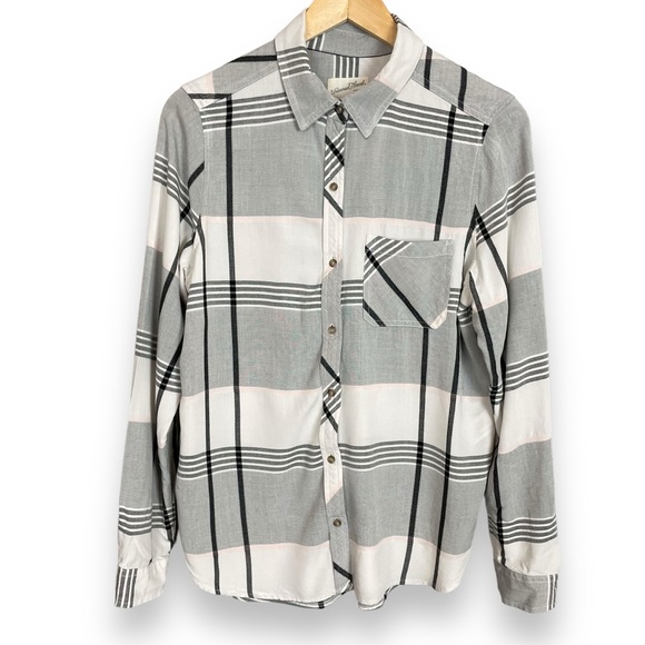 Universal Thread Button-Up Shirt Top Rayon Plaid Long‎ Sleeves Women Gray Medium - Picture 1 of 11